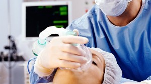 Foto: Implantatie onder algemene anesthesie