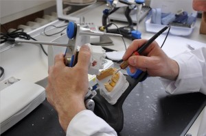 Foto: Fazendo coroas em laboratório